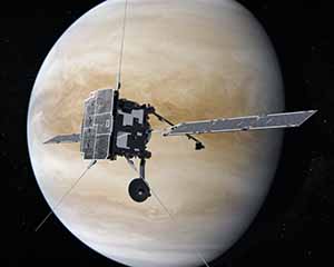 Der Space Orbiter im Vorbeiflug bei der Venus